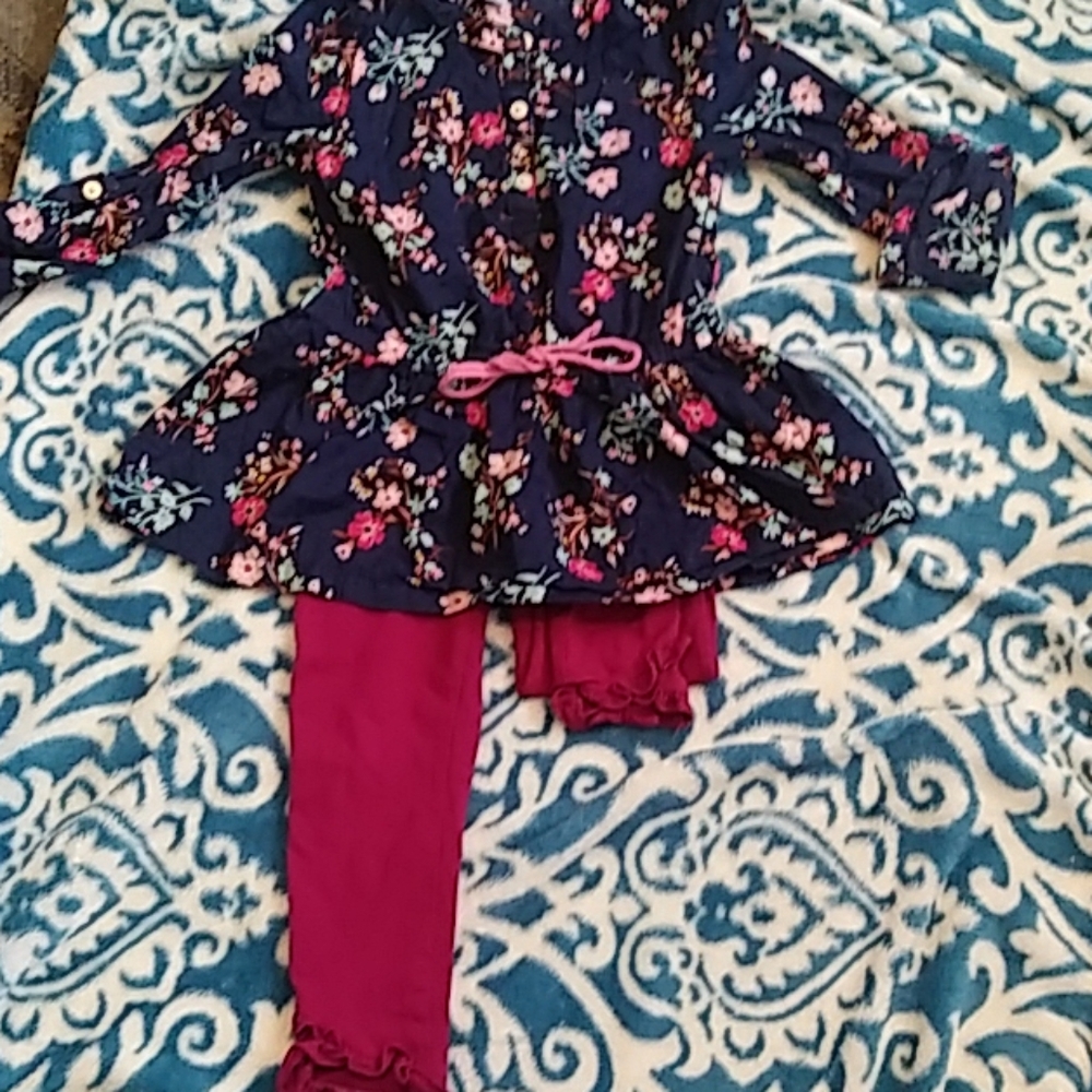 Lightweight size 4 carters outfit
